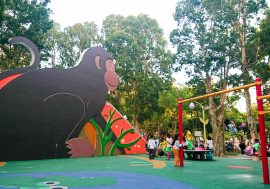 【台灣景點】桃園火車站步行十分鐘！超萌猴子滑梯、繪本藝術裝置，溫馨又童趣的特色小公園